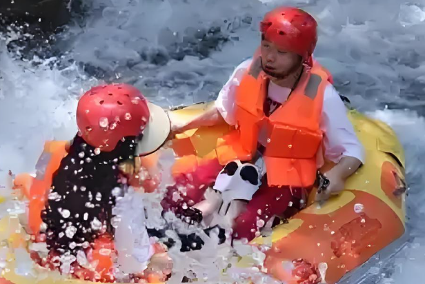 【清遠2天遊】玄真經典漂+溪降暢玩線、輕奢營地自助烤肉+啤酒雞尾酒任喝+水（shuǐ）上高爾夫+天幕 轟趴+煙花晚會（huì）、健（jiàn）兒卡（kǎ）丁車、住海源商務（wù）酒店二（èr）天團